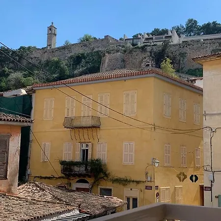 Maison *